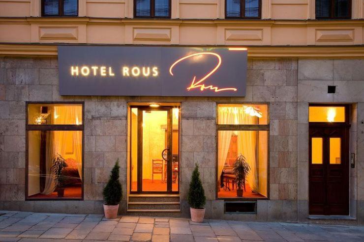 Hotel Rous Пилзен Екстериор снимка