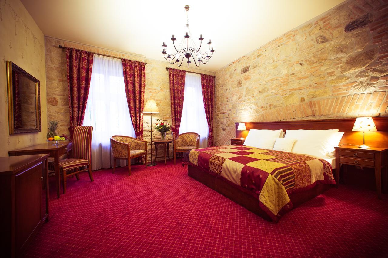 Hotel Rous Пилзен Екстериор снимка